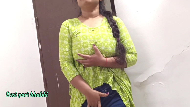 Desi Pari Bhabhi: Przyrodnia siostra Pussy Ciężko zerżnięta przez swojego przyrodniego brata, ona...