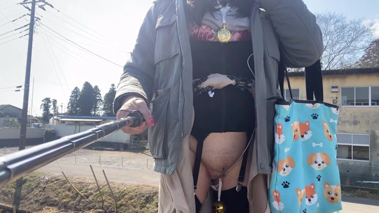 megu2002: No123 점심시간 턱 노출 산책 2부
