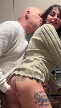 Milf tatuata scopata di nascosto da egon kowalski