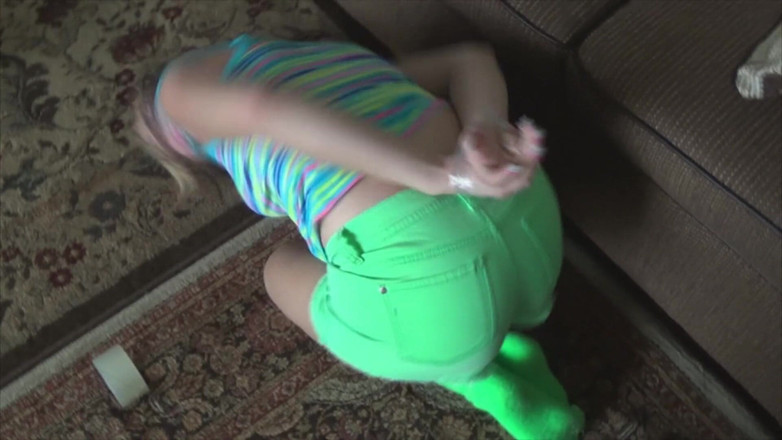 Tropical Lust: Kendra gets tied up
