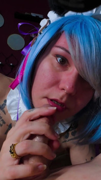 딥쓰롯 오럴을 해주고 사정할 때까지 POV에서 핥는 Rem Cosplayer