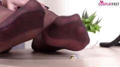 Best Nylon Feet Videos: Pegawai polis comel Daniela mendedahkan kaki seksinya