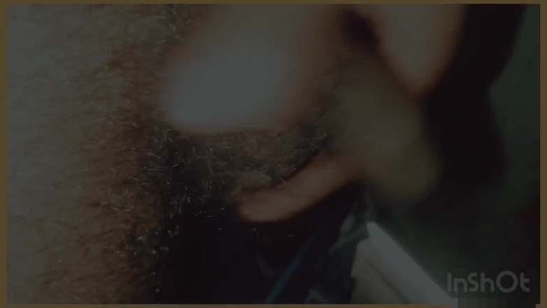 Aashiq: Indisk vild pojke som skakar penis bland jatarna