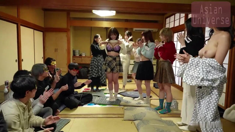 J-Girls Club: Tour in autobus della primavera calda - una fuga ricca di...