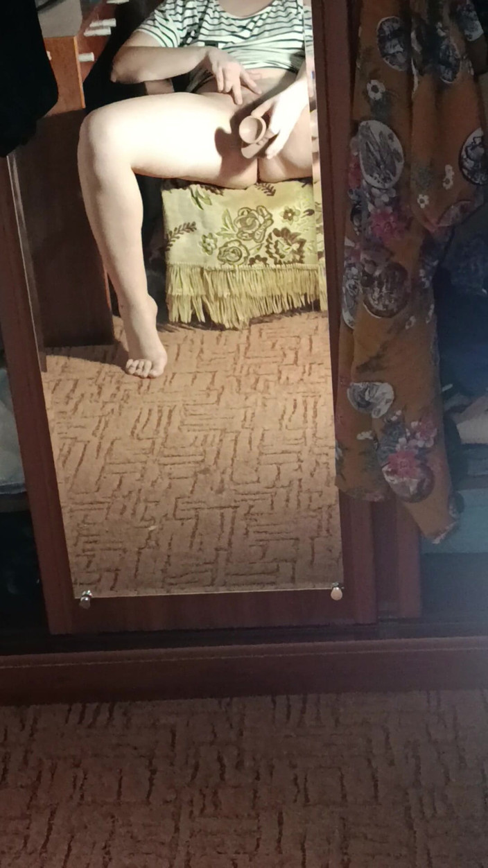 WifyPussy: Cewek sange ini lagi asik masturbasi memek sempitnya pakai dildo -...