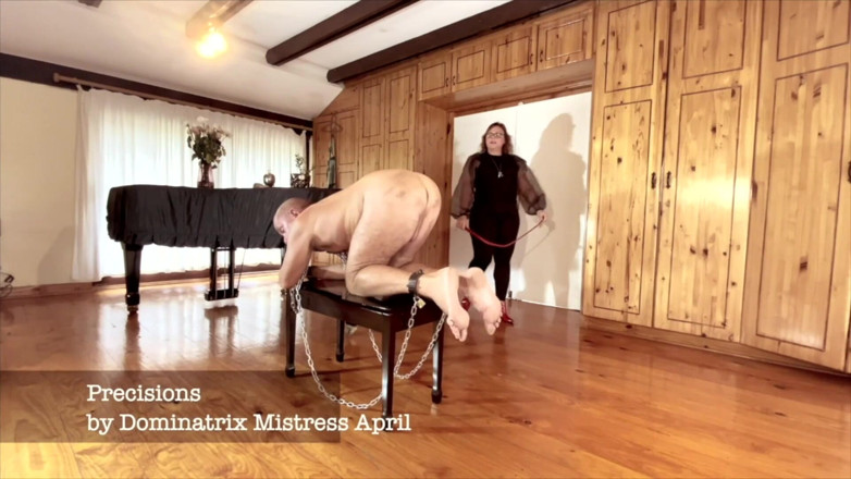 Mistress April: Dominatrix perempuan simpanan April - Pembetulan dalam sel