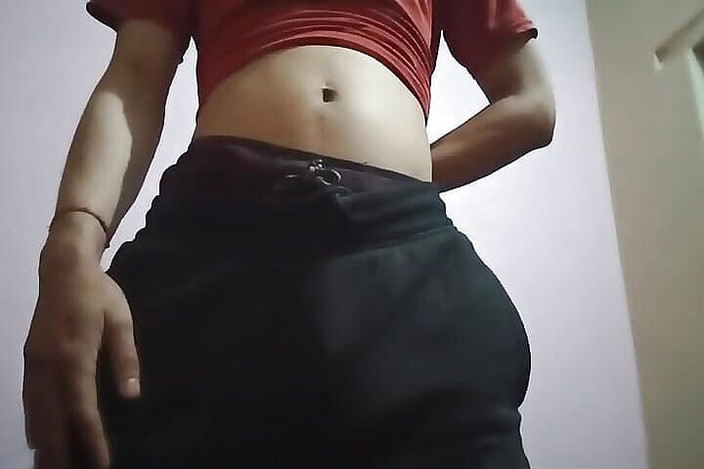 Gangbang straight: 印度男孩单人身体表演2