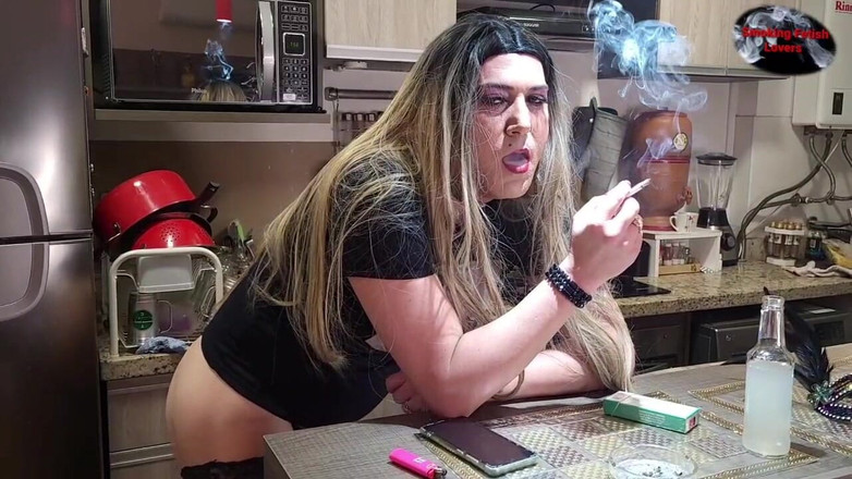 HollyCox: ホリーは喫煙ビッチです