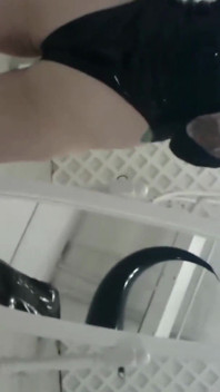 Rogaty lateks maska i striptiz PCV