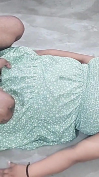 妊娠3ヶ月、隣人で騙されてセックス