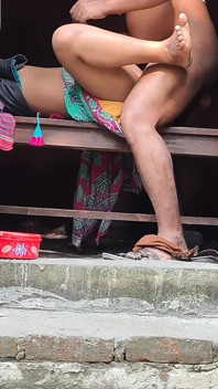Seks kamar mandi luar ruangan bhabhi dan dewar