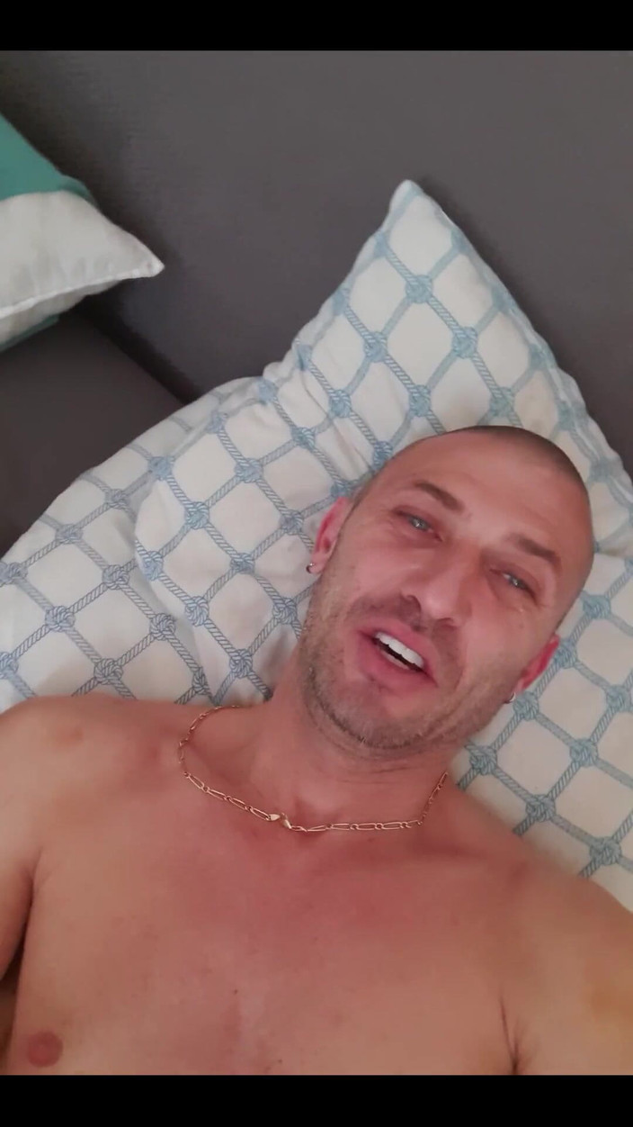 Boy jerking off: Hezký den