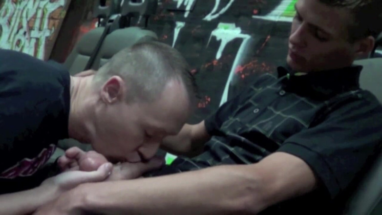 FRENCH STRAIGHT BOYS FUCKING GAY: Kevin fucked by syoung straightdude