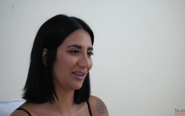 Glamour Bunnies: Mia Thind - kompletní rozhovor