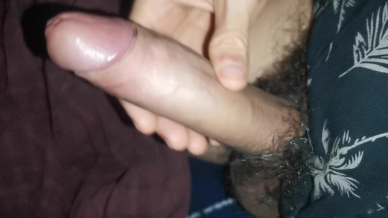 SEXY_GUYBEST: Velký čůrák vylétá z kalhot a teče během abstinence uprostřed noci!
