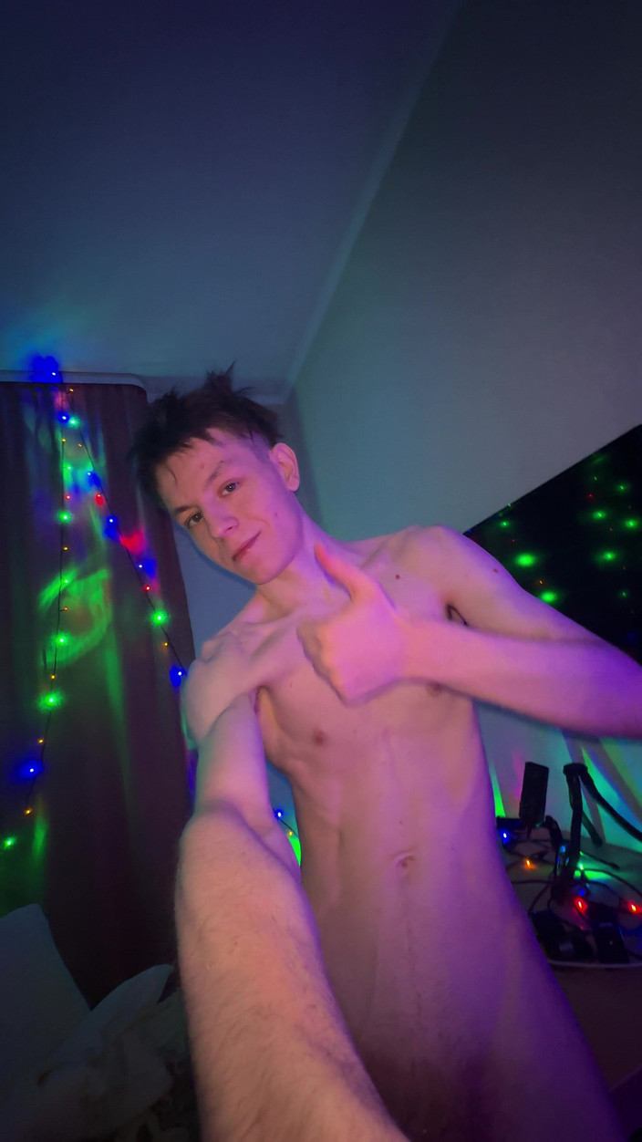 Morflot24: Spot-massage allein verursacht zitternden twink-orgasmus