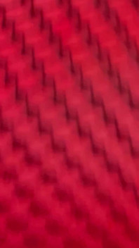 Vložte do všech otvorů