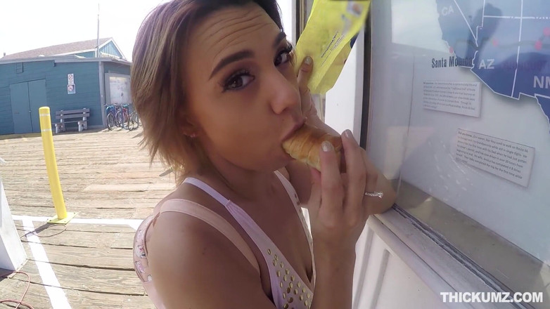 Team Skeet: Thickumz - Slim-thick teen gets naughty on Ferris wheel
