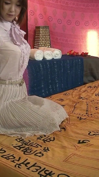 Femei căsătorite umplute cu spermă de mâinile rele în timpul masajului - 10