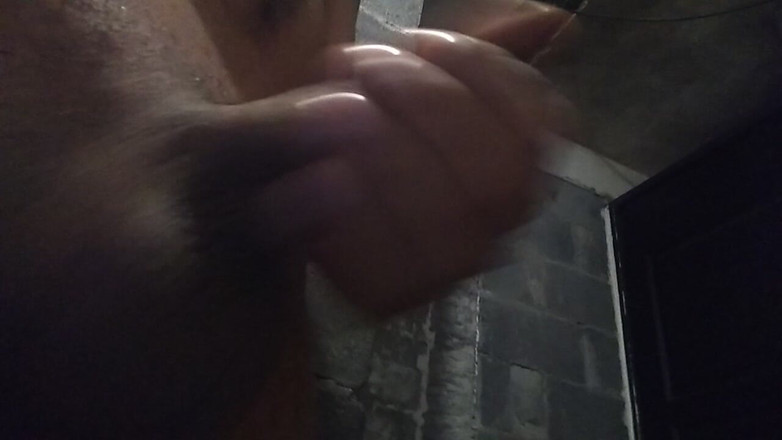 AlexAlejandro13: Pervert in de badkamer