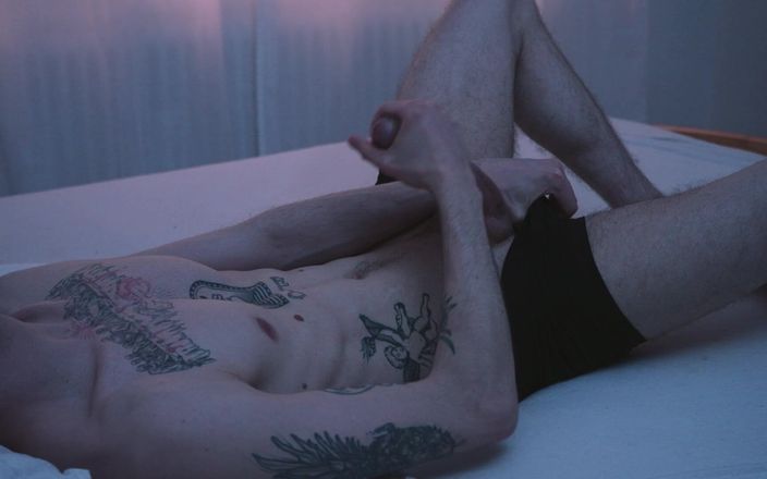 CedricDickery: Tidig morgon kantning - stor kuk onani med högt stönande