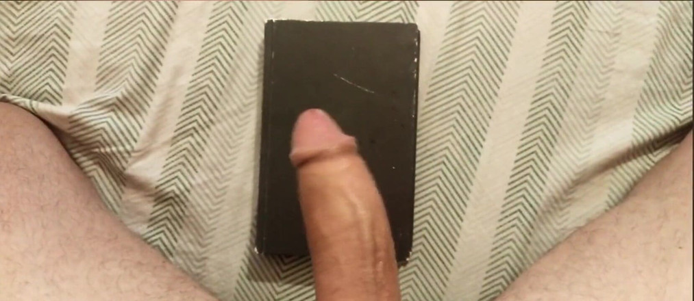 Lo Zborro: Моя шлюховатая соседка бросает мои трусики на балконе.