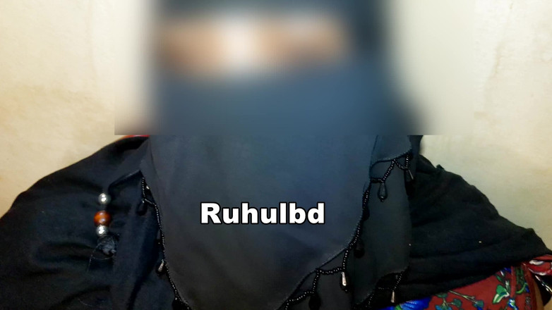 Ruhulbd: Een met boerka geklede meid uit Saoedi-Arabië komt thuis neuken...