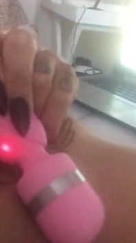 Orgasmo clitoride con la bacchetta magica