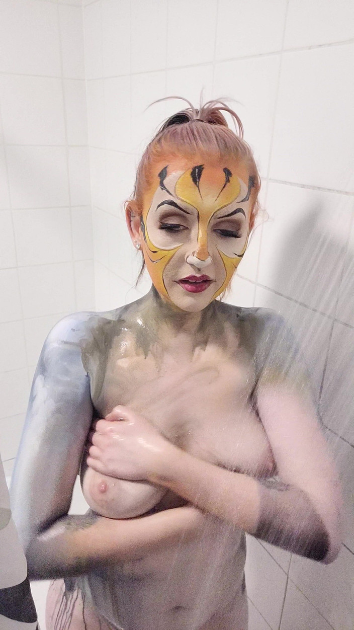 Em Yang: Thundercats Tygra Body Paint Penyingkiran Pancuran Mandi