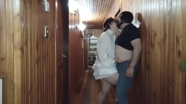 PoliticalDial46: Romance con ombligo