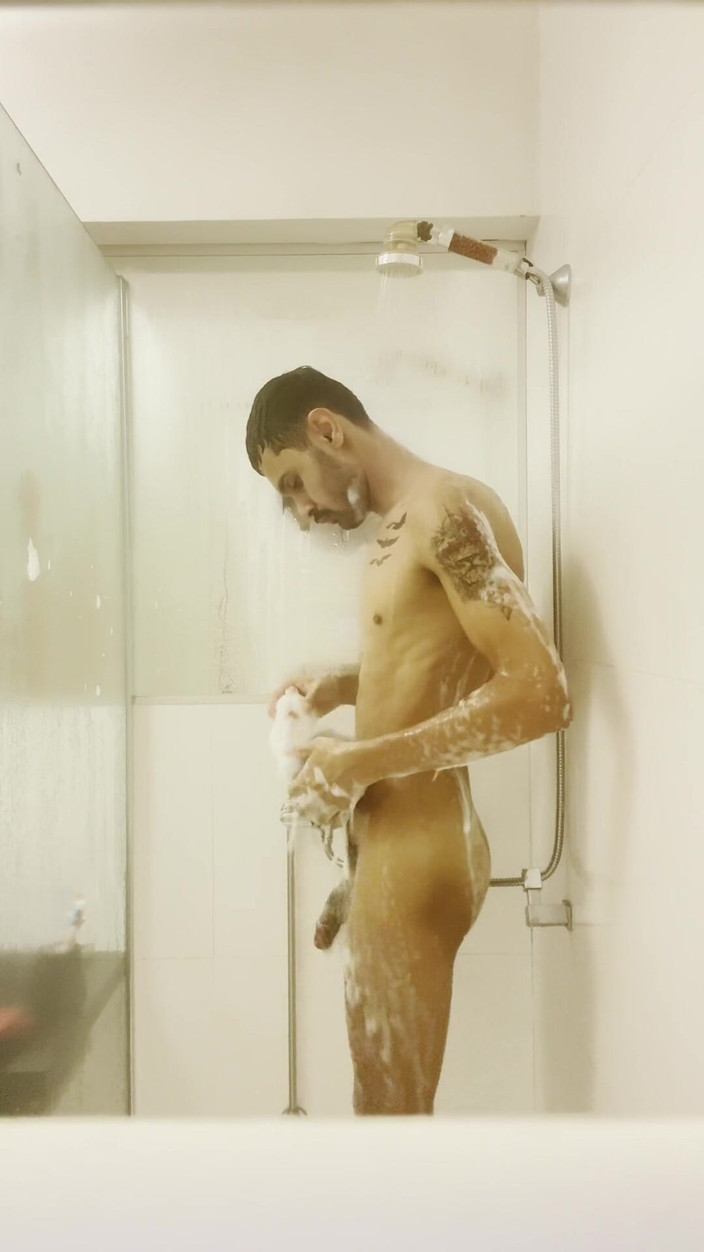 Leandro e Asafe: Принимаю душ и, пока я не подою