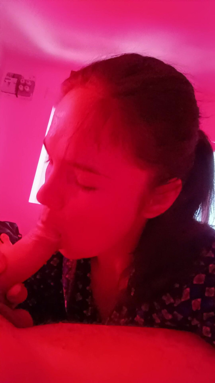 Teo cleo: 의붓딸이 밤에 내 거시기를 빨아요