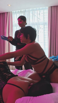 Troia Sissy Ancorata Da 4 Domina Asiatiche