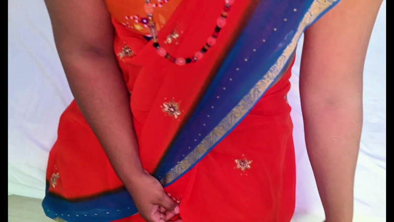 sweetpriya01: Intens neuken tussen een Indische 'mooie Mami' (stiefmoeder) en haar stiefbroer.