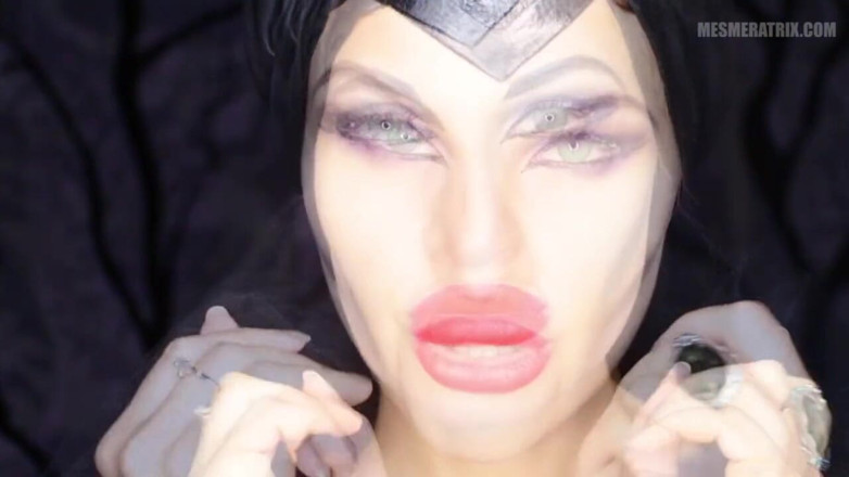 Lady Mesmeratrix Official: In to maleficenteyes...