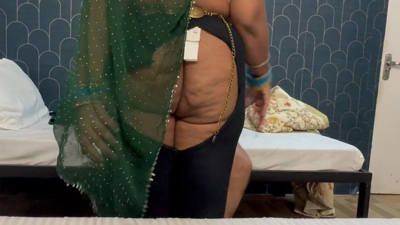 desi_babe1234: Brown Ass MILF Got Her Pant’s Ripped Before Riding Her...