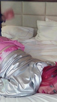 Un travestito molto carina che scopa una trans rossa compilation cruda
