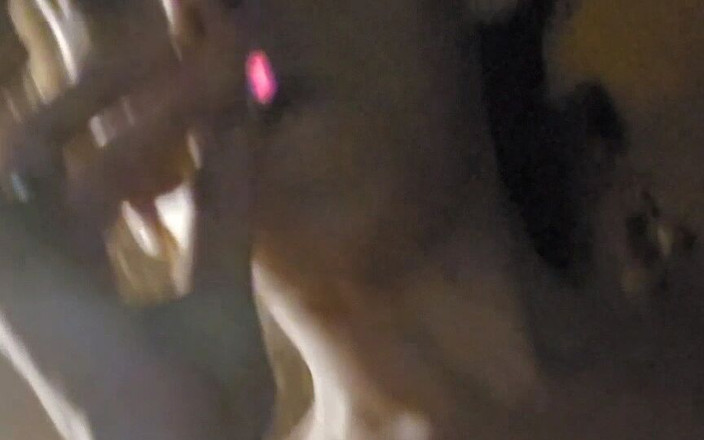 Lady Godiva Productions: Xem bộ ngực của máy bay bà già hút thuốc...