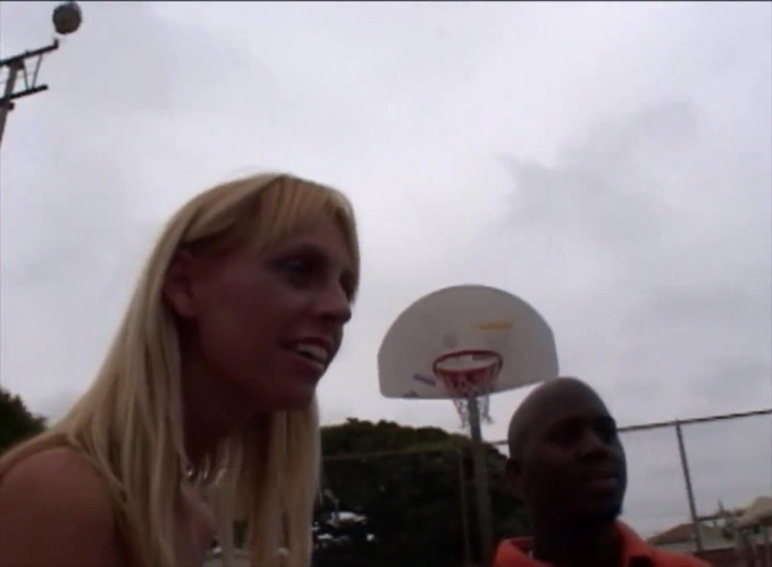 Black attack gangbang: Black Strike Gangbang - Aussie Amber