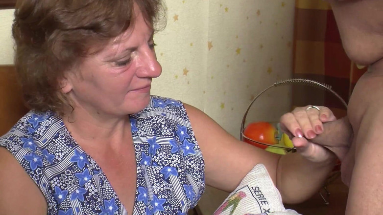 German Fuck Movie: Waltraud platí nájem šukáním páru pronajímatele 2