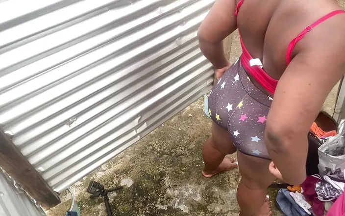 AndreaBellotiStar: Amateur Camera in Beach Booth