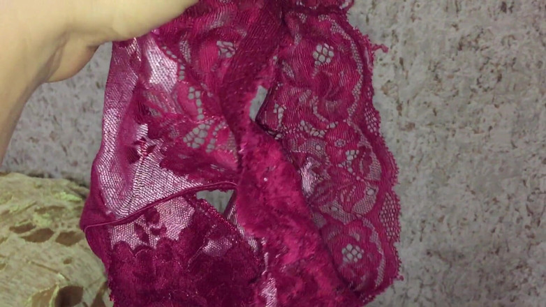Lux Eva: Alice montre sa nouvelle culotte