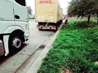 Slutboyben: Slutboyben Cam4 pornstar Exhibitionist am Cruising truck Stop bloßgestellt, spritzt...