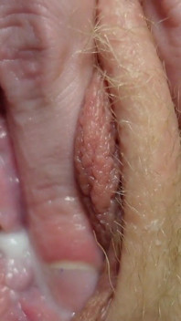 Bermain dengan pepek labia besar saya yang berkrim rakaman dekat