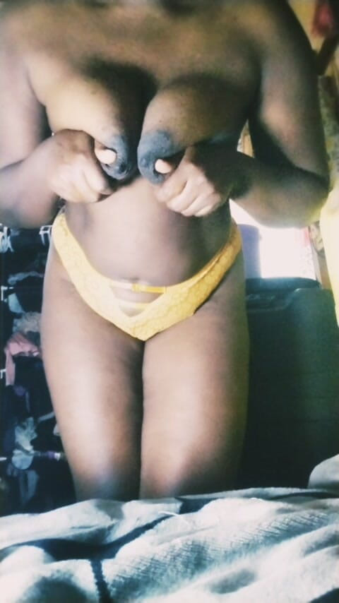 prinjema: Ebony Babe Masturbating Under Her Sexy Yellow Pants