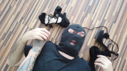 Fetish videos by Alex: 문신을 한 여자 발을 숭배하는 발 노예