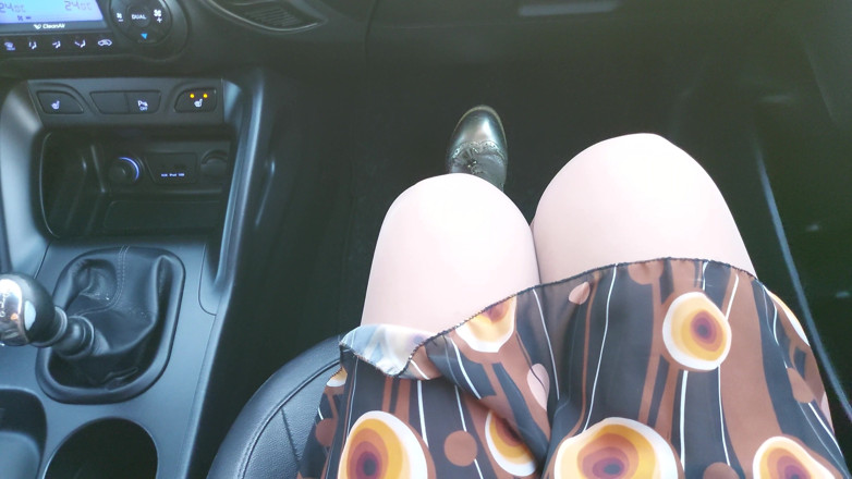 Step Mommy: Horny Stepmom Teases Her Stepson with Her Sexy Legs in...