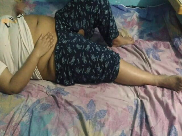 Aria Mia: Awek Indonesia dapat kaki Ache semasa melompat di atas katil,...