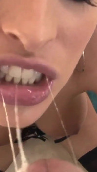 Boquete em azul com Kortney Kane
