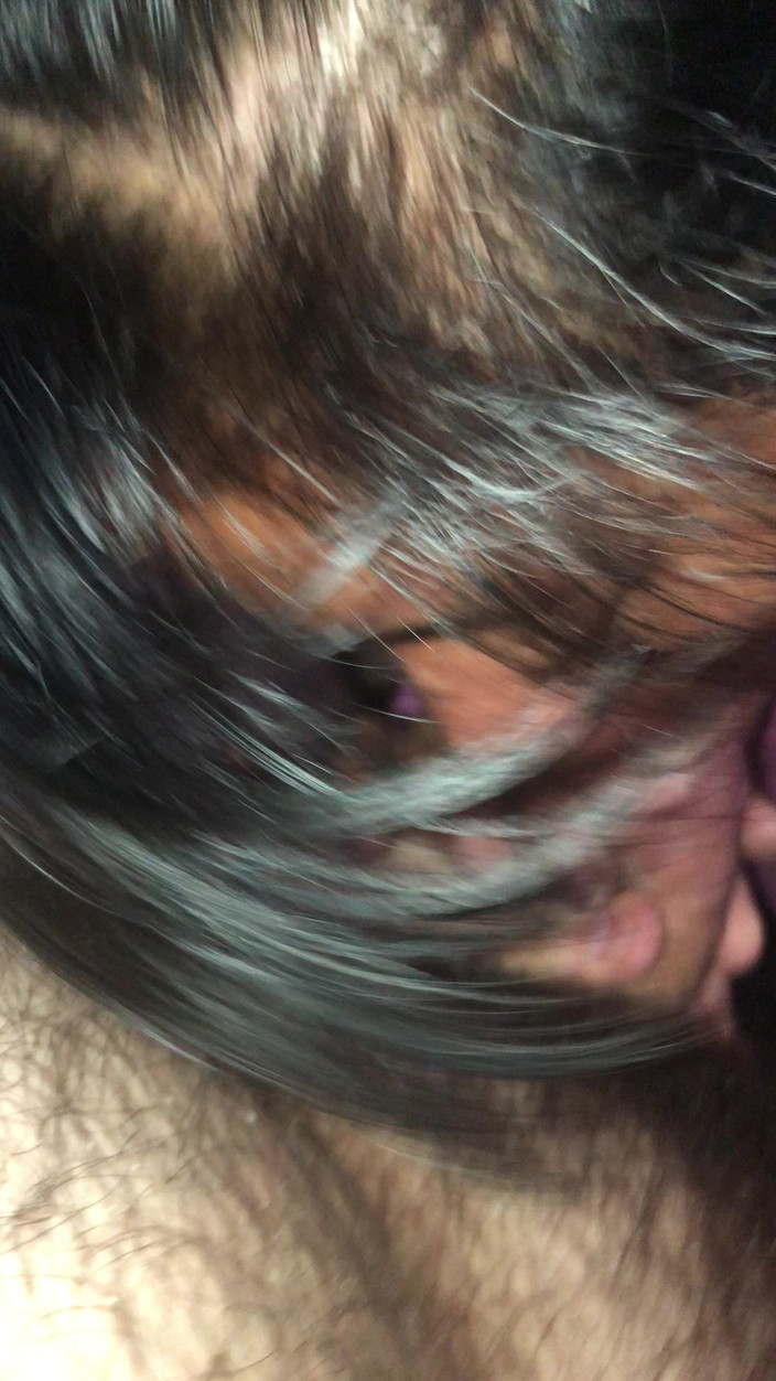 Megacute9999: インドネシアの娼婦がチンポをしゃぶり、口に大量の射精を浴びる